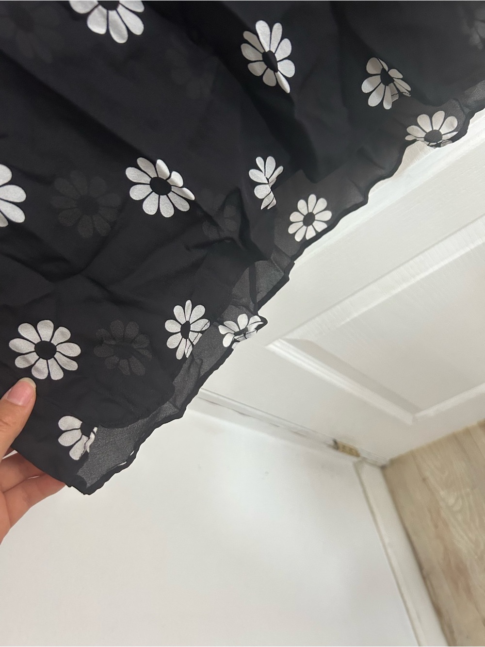 Realisation Par The Cosima Black Mini Dress with White Daisy Print - Picture 7 of 9